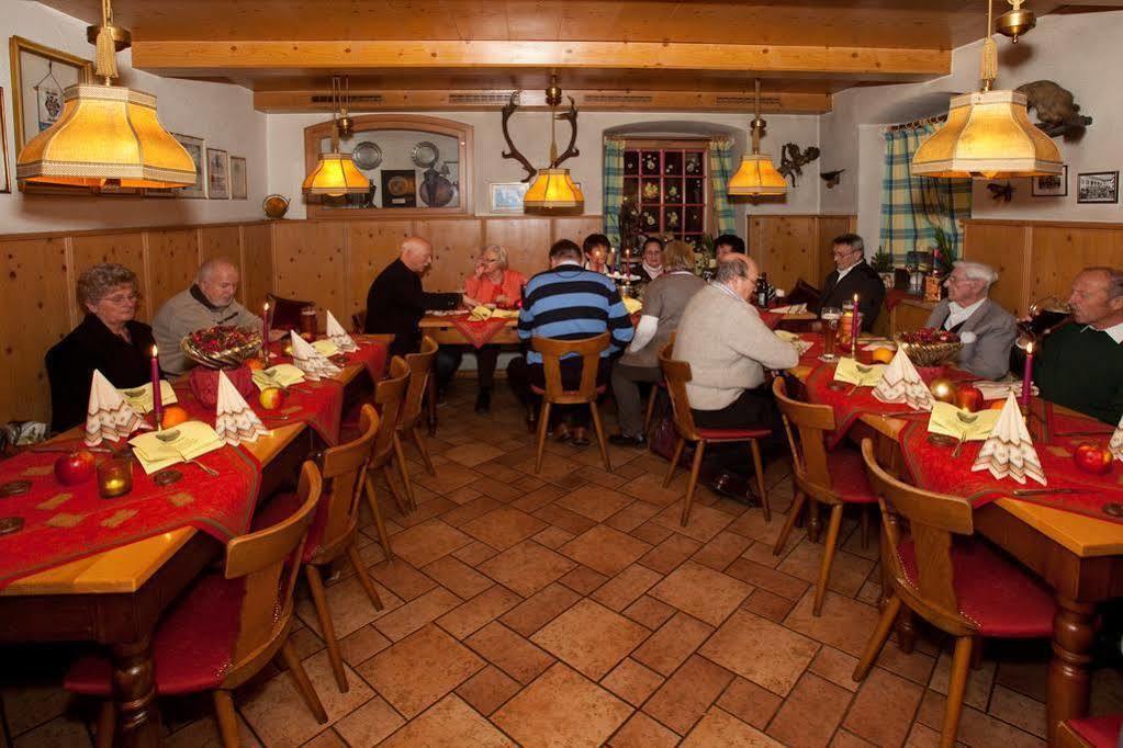 Landgasthof Kirchmayer Farchant Bagian luar foto