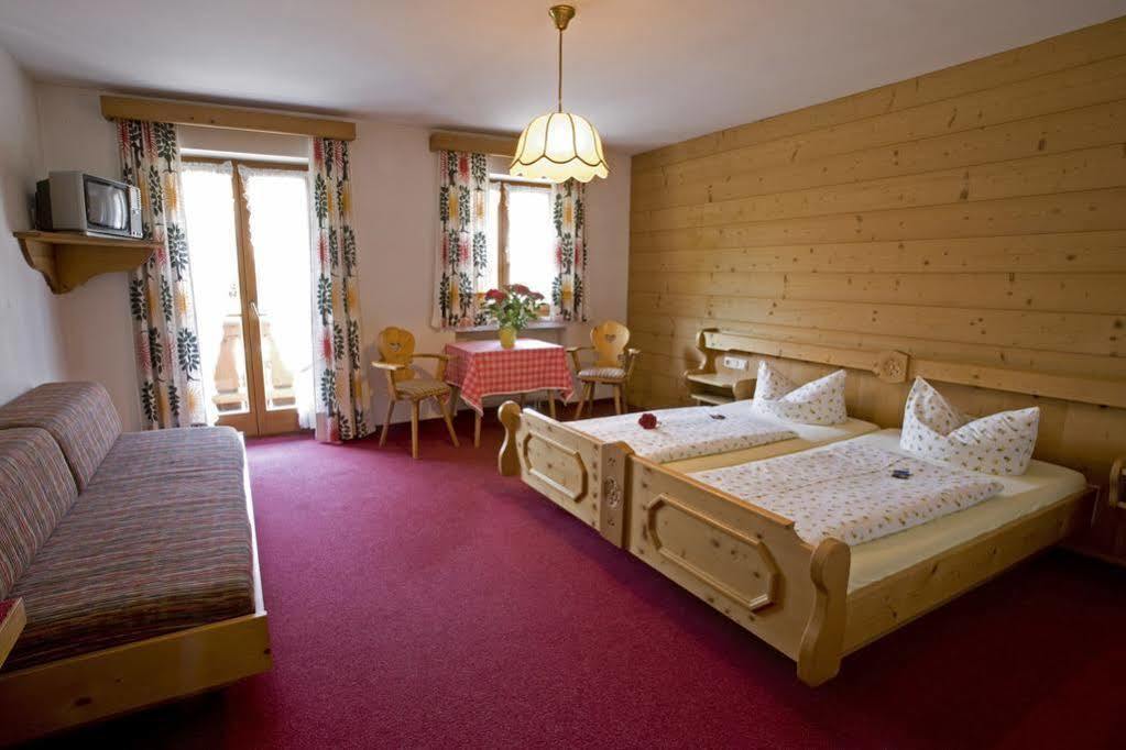 Landgasthof Kirchmayer Farchant Bagian luar foto