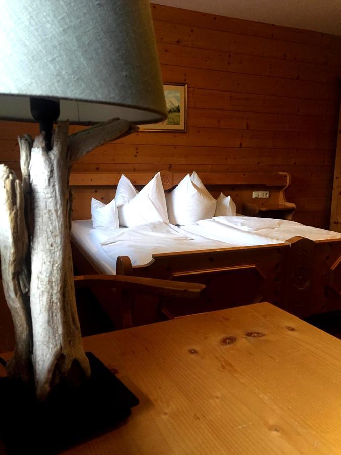 Landgasthof Kirchmayer Farchant Bagian luar foto