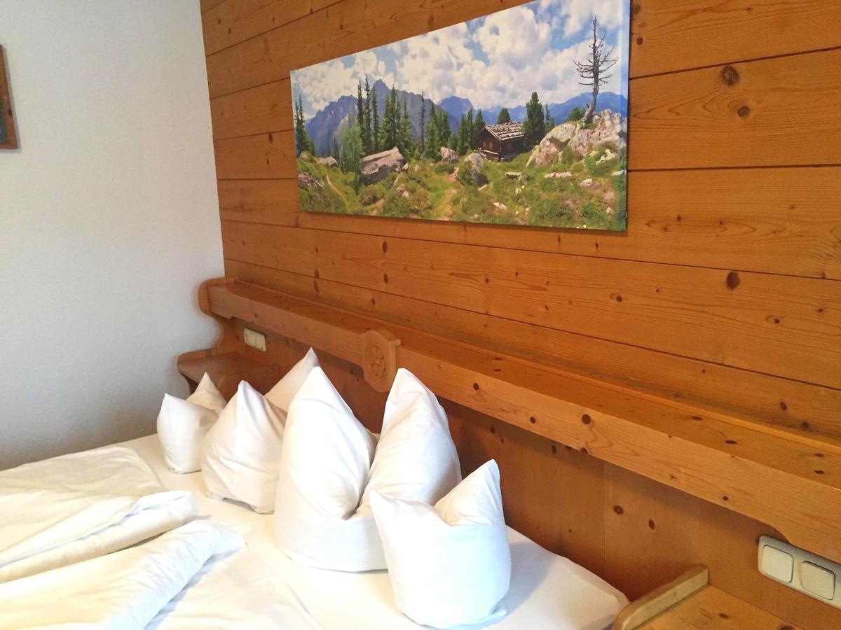 Landgasthof Kirchmayer Farchant Bagian luar foto