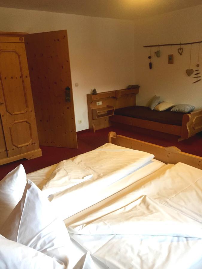 Landgasthof Kirchmayer Farchant Bagian luar foto