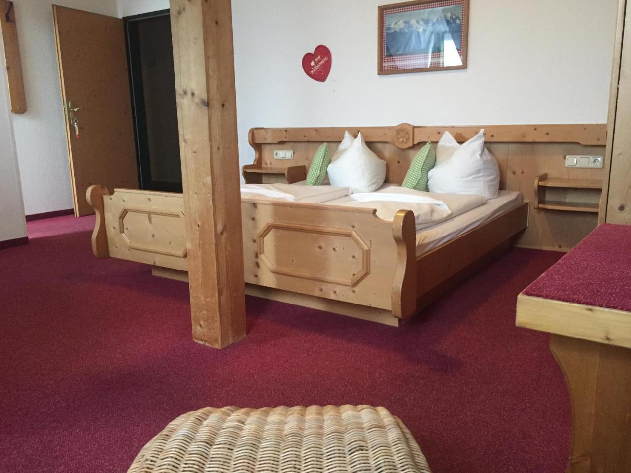 Landgasthof Kirchmayer Farchant Bagian luar foto